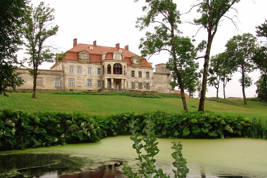 3 Words You Didn’t Expect to See Together: Bitcoin, Castle, Estonia