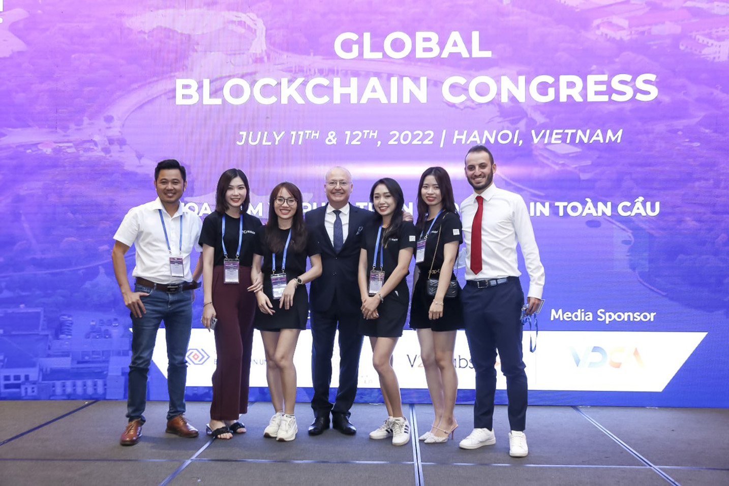 ベトナム最大級のブロックチェーンイベント【グローバルブロックチェーンコングレス】が　共催のV2B Labs社と共に開催