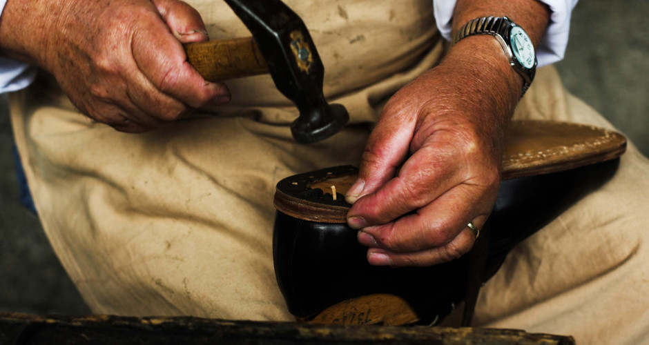 Iranian shoemaker bypasses sanctions with Bitcoin
